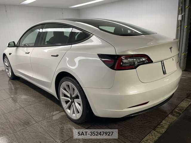 Tesla MODEL 3 2021-05 332432-14