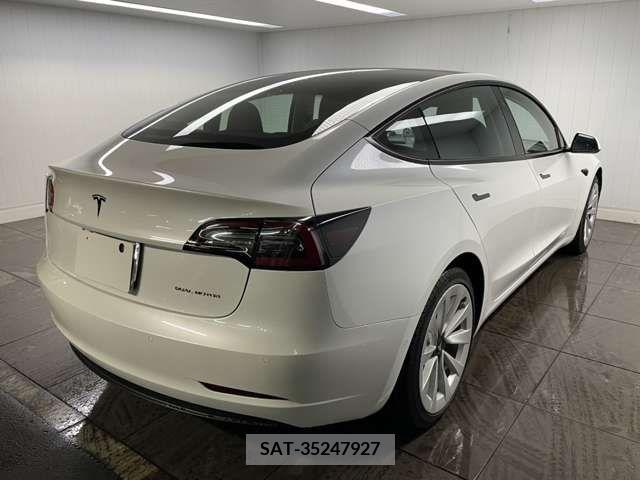 Tesla MODEL 3 2021-05 332432-2