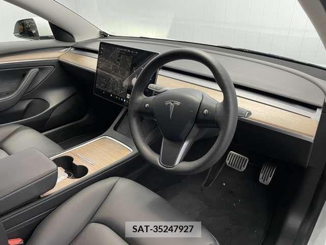 Tesla MODEL 3 2021-05 332432-1