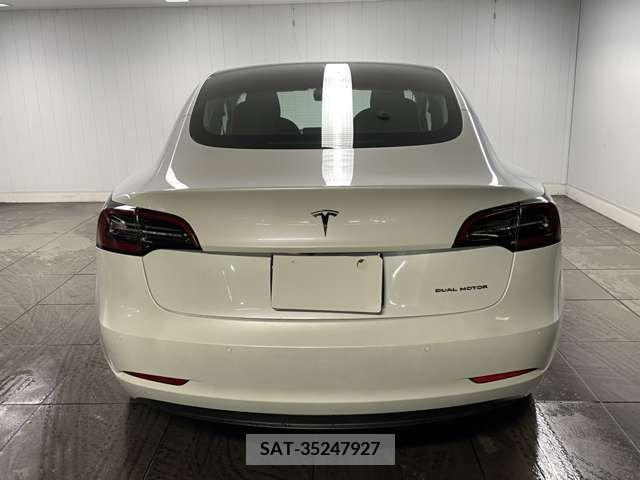 Tesla MODEL 3 2021-05 332432-13