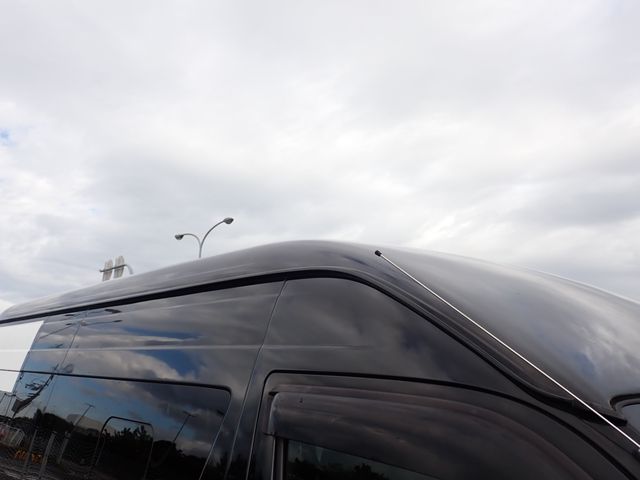 Toyota HIACE VAN 2015-11 186695-9