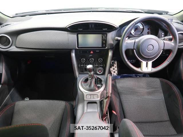 Toyota 86 2015-04 215098-1