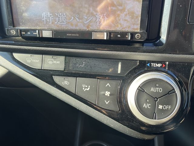 Toyota AQUA 2016-08 18547-11