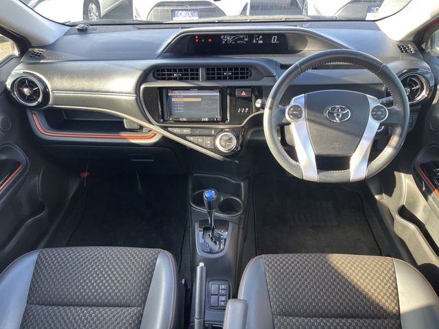Toyota AQUA 2016-08 18547-1