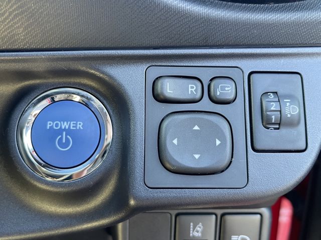 Toyota AQUA 2016-08 18547-13