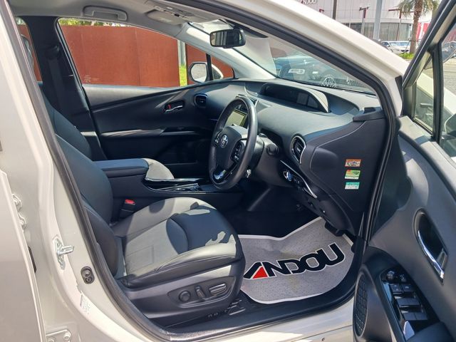 Toyota PRIUS 2019-03 4952-9