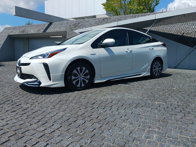 Toyota PRIUS 2019-03 4952-1