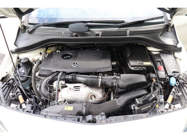 Mercedes Benz B-CLASS 2013-01 21044-24