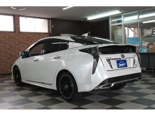 Toyota PRIUS 2017-03 11238-1