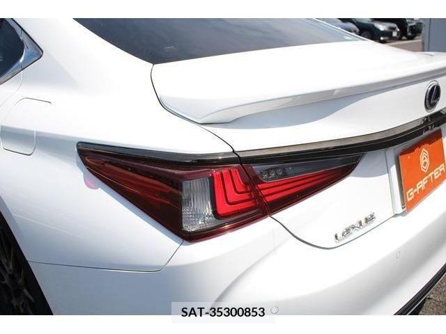 Lexus ES 2019-02 354183-16