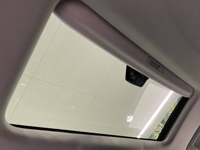 Toyota ALPHARD 2022-06 195856-2