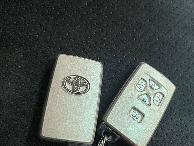 Toyota VELLFIRE 2010-10 188571-15
