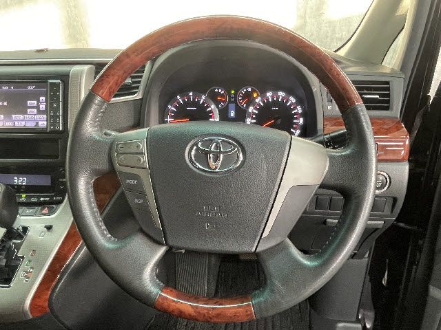Toyota VELLFIRE 2010-10 188571-13