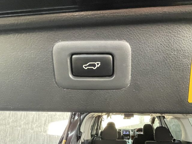 Toyota VELLFIRE 2010-10 188571-16