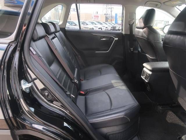 Toyota RAV4 2020-05 181235-9