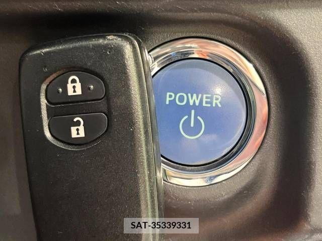 Toyota AQUA 2015-04 342363-7