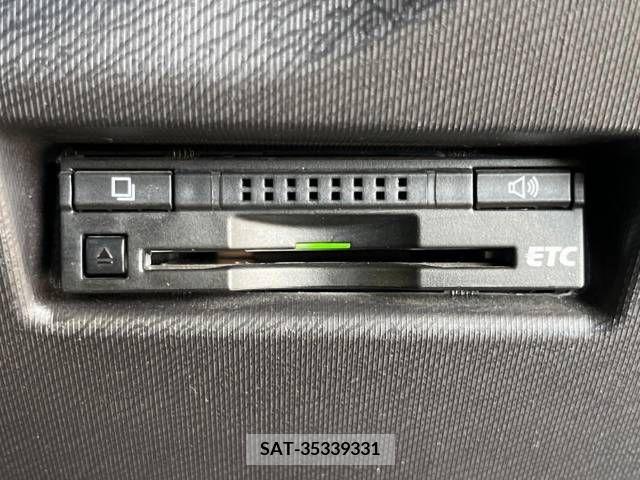 Toyota AQUA 2015-04 342363-4