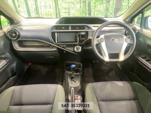 Toyota AQUA 2015-04 342363-1