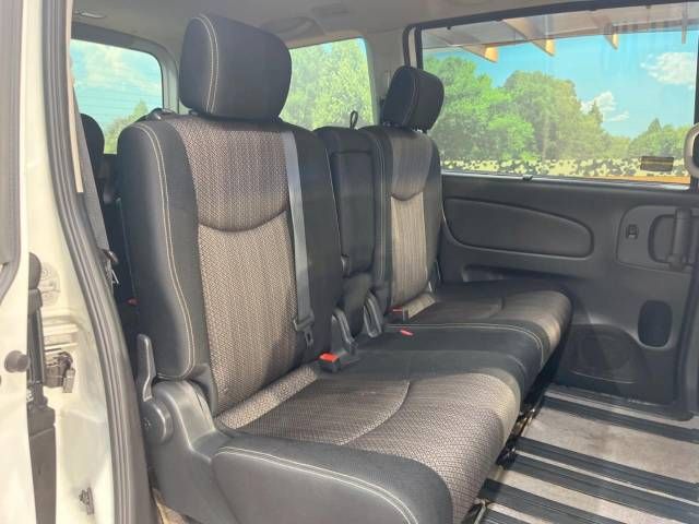 Nissan SERENA 2014-03 11961-9