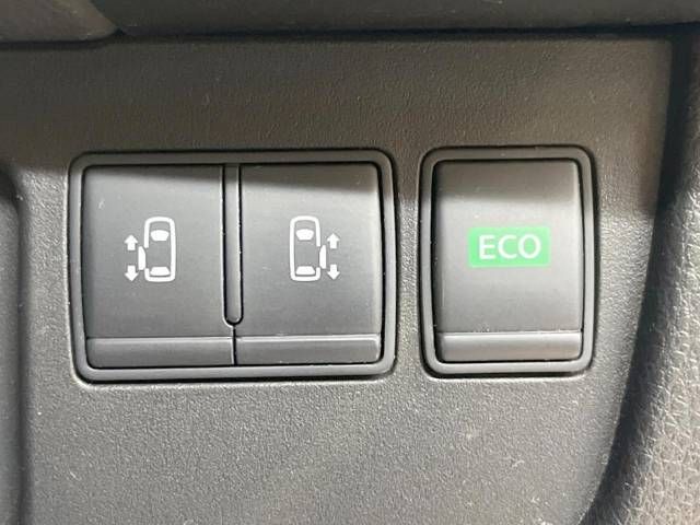 Nissan SERENA 2014-03 11961-2