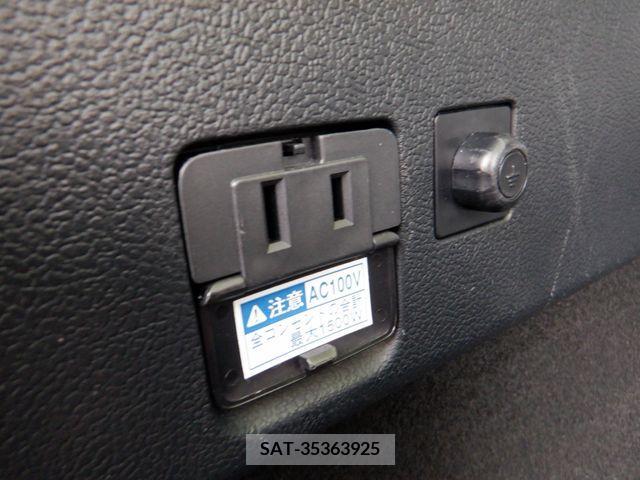 Toyota PRIUS 2016-12 206187-17