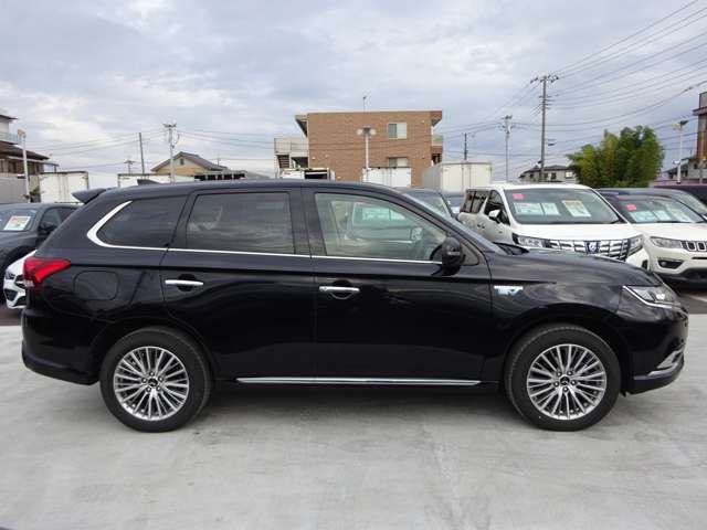 Mitsubishi OUTLANDER PHEV 2020-02 184411-12