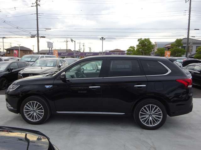Mitsubishi OUTLANDER PHEV 2020-02 184411-11