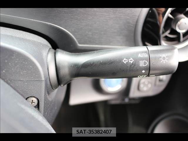 Toyota AQUA 2019-08 356353-28