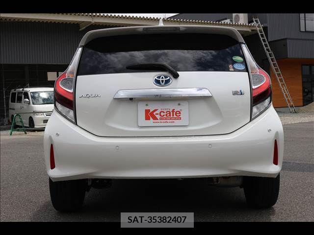 Toyota AQUA 2019-08 356353-12