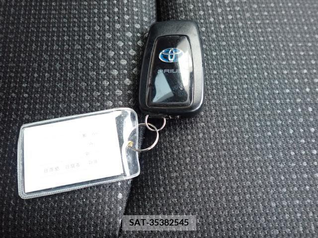 Toyota PRIUS 2021-02 326509-19