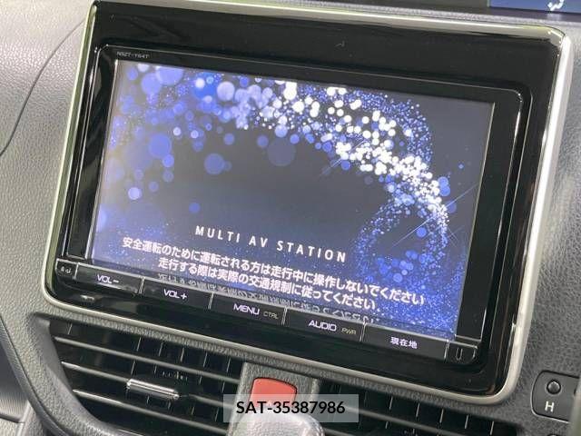 Toyota VOXY 2015-04 289275-3