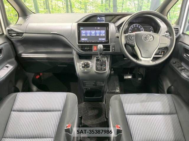 Toyota VOXY 2015-04 289275-1