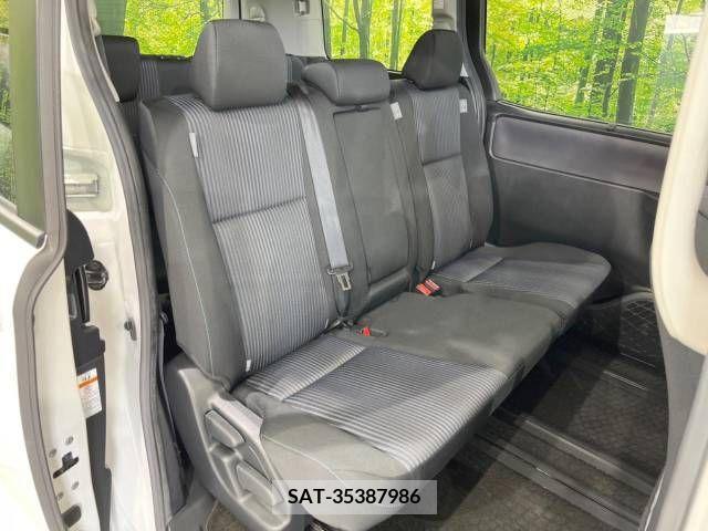 Toyota VOXY 2015-04 289275-9