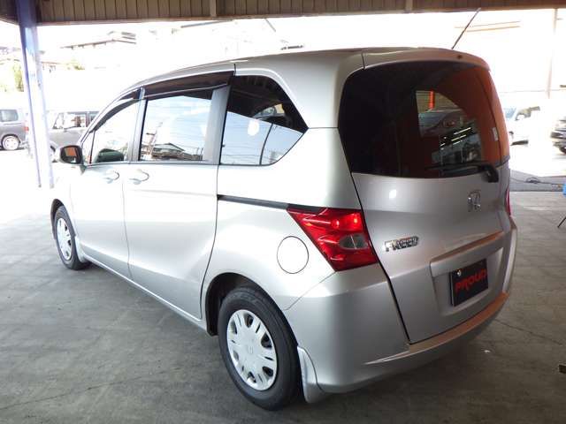 Honda FREED 2009-11 196513-8