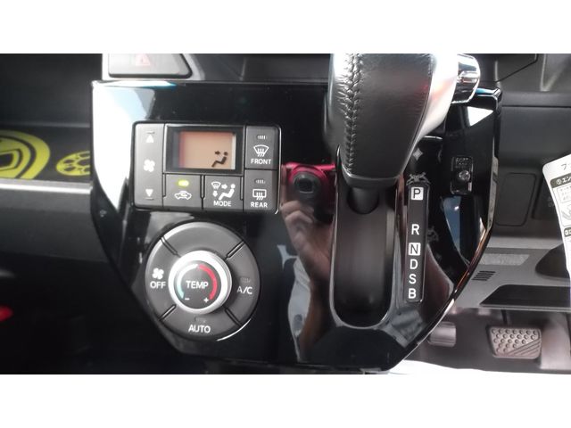 Toyota Pixis Mega 2017-02 2699-16