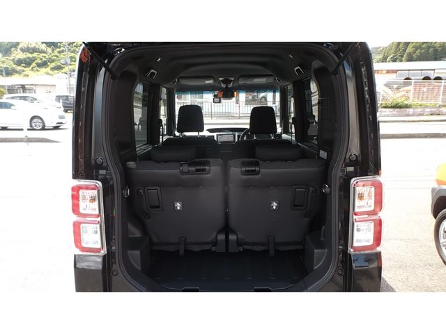 Toyota Pixis Mega 2017-02 2699-10