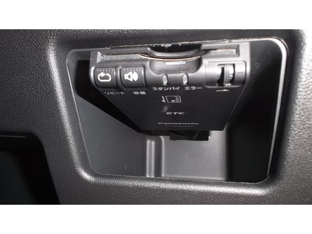 Toyota Pixis Mega 2017-02 2699-20