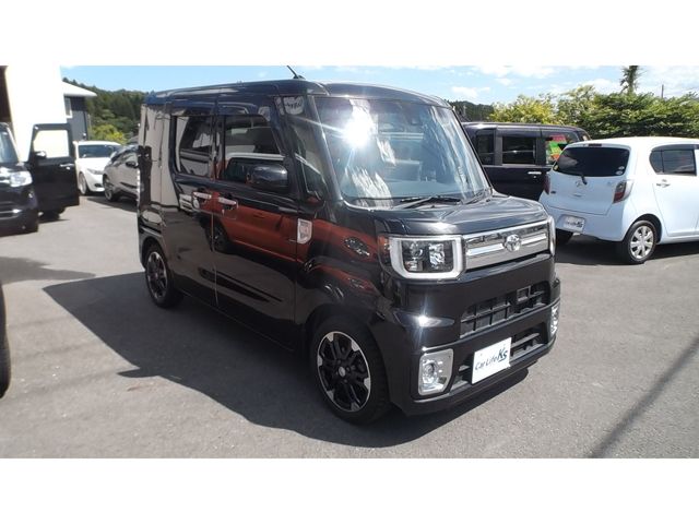 Toyota Pixis Mega 2017-02 2699-4