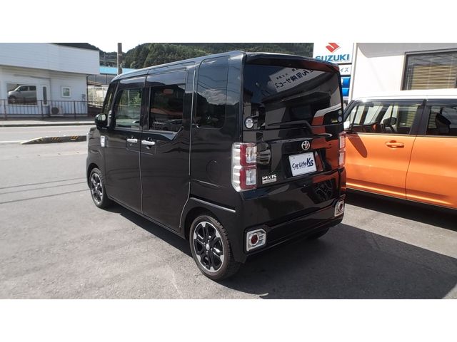 Toyota Pixis Mega 2017-02 2699-2