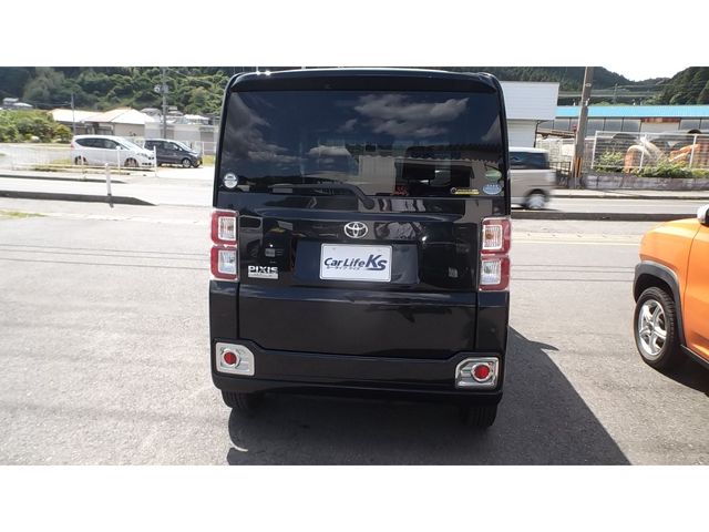 Toyota Pixis Mega 2017-02 2699-6