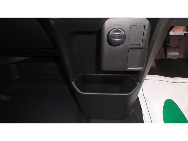 Toyota Pixis Mega 2017-02 2699-21