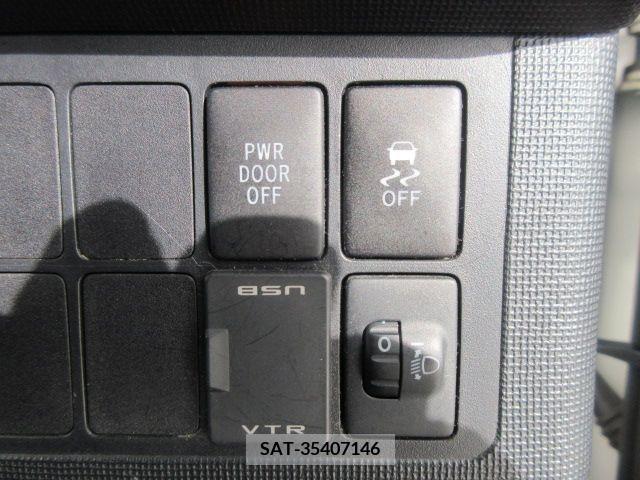 Toyota SPADE 2013-03 225575-17