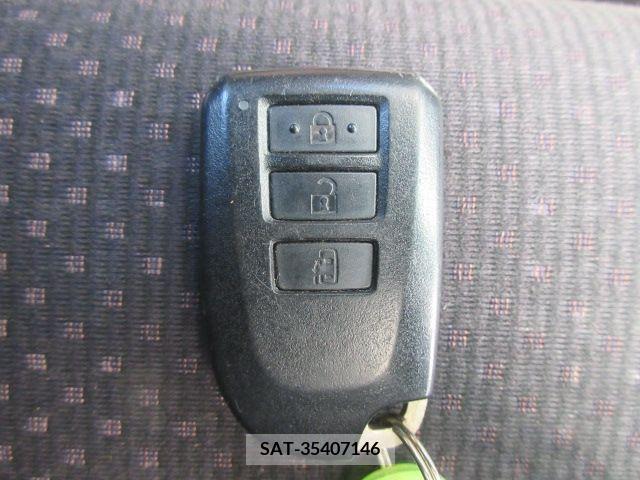 Toyota SPADE 2013-03 225575-16