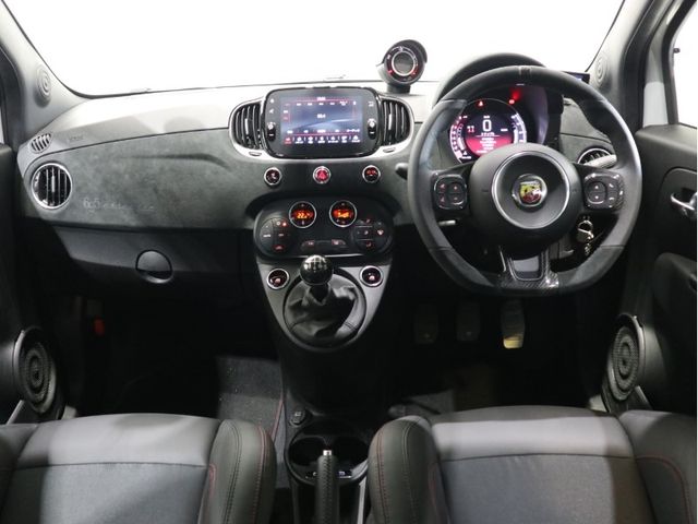 Abarth 695 2022-05 6462-9