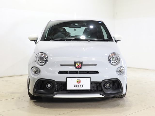 Abarth 695 2022-05 6462-1
