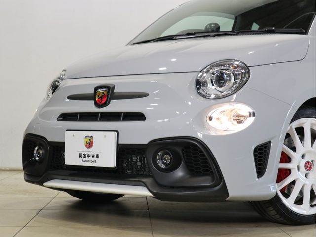 Abarth 695 2022-05 6462-5