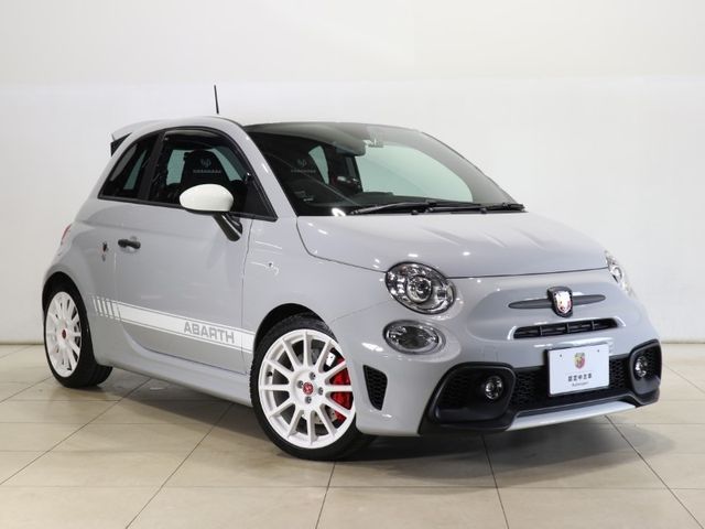 Abarth 695 2022-05 6462-3