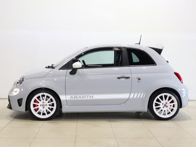 Abarth 695 2022-05 6462-4