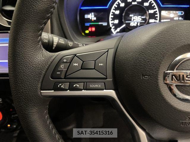 Nissan NOTE 2017-02 305361-14