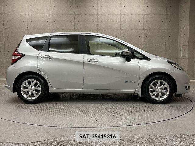 Nissan NOTE 2017-02 305361-6
